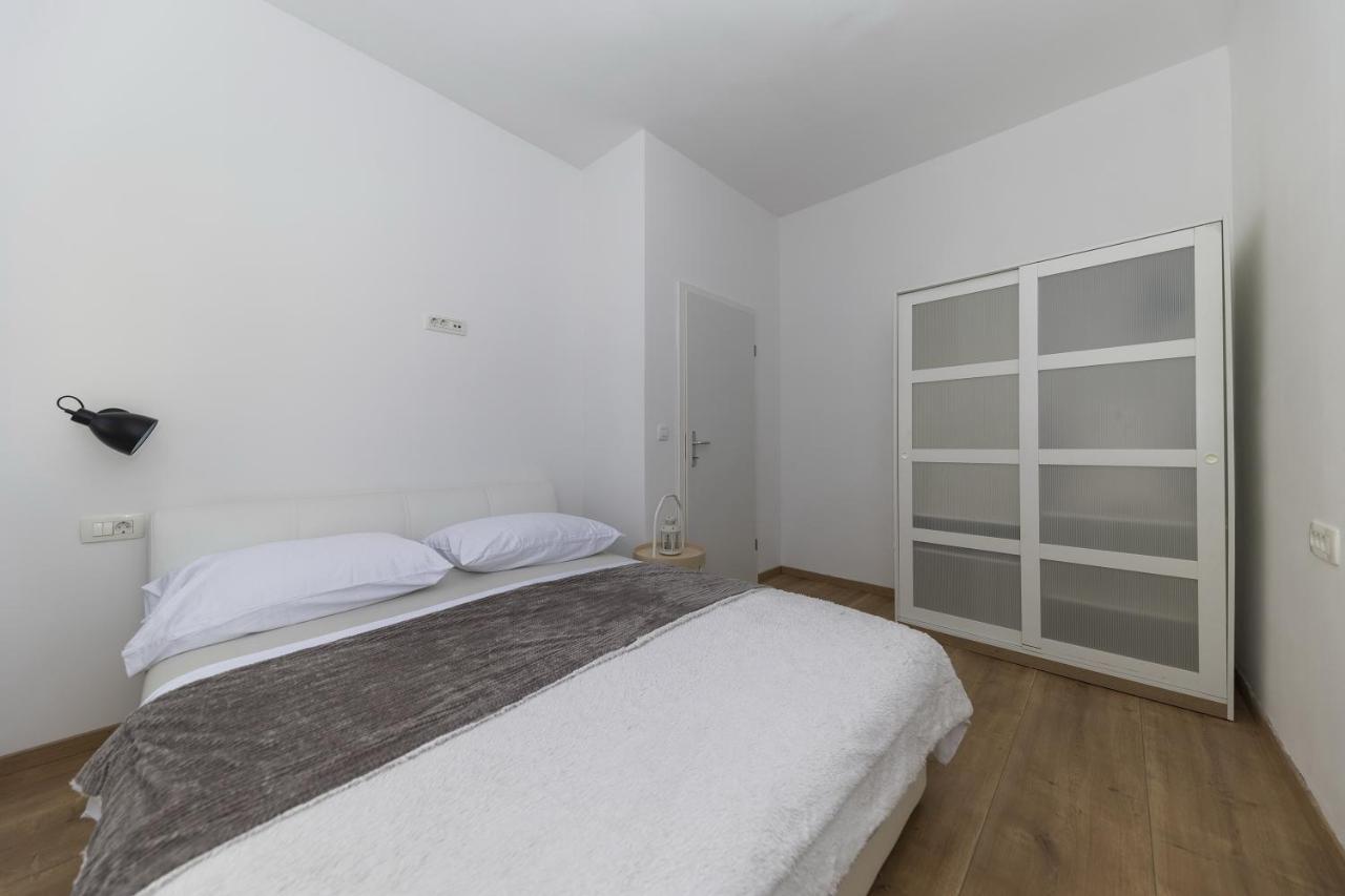 Apartments 23 And 25 With Free Private Parking Zadar Extérieur photo