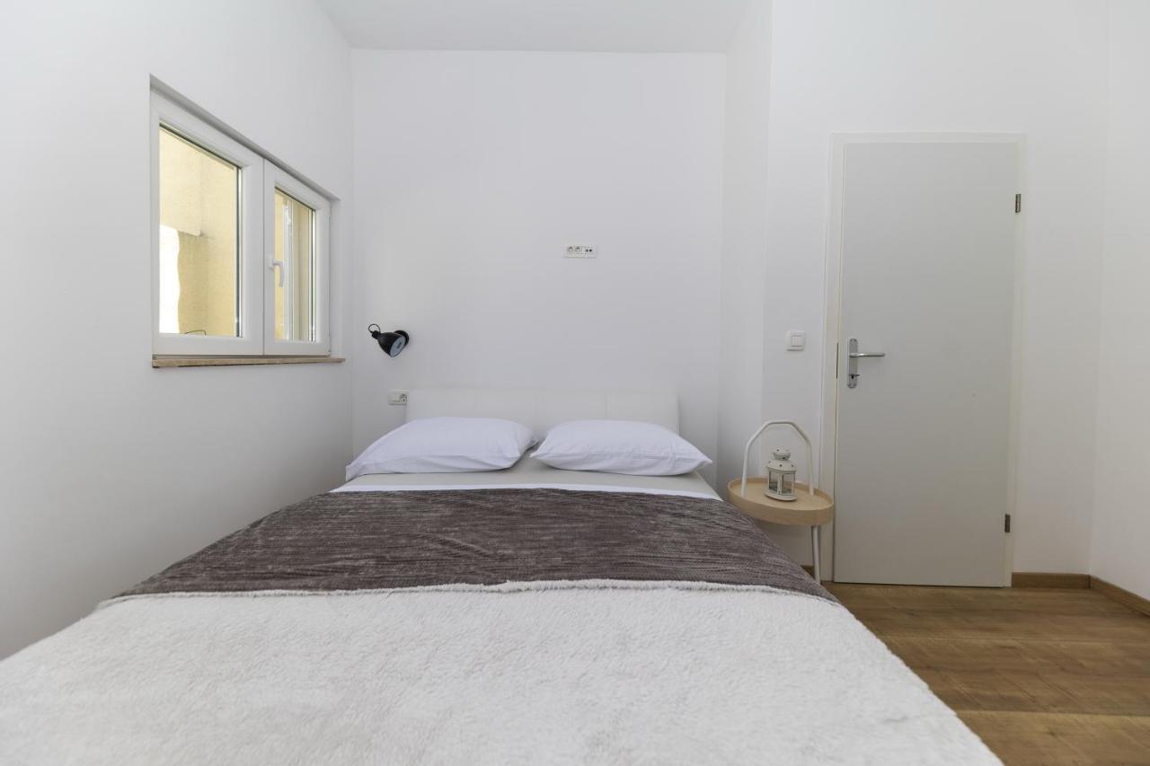 Apartments 23 And 25 With Free Private Parking Zadar Extérieur photo