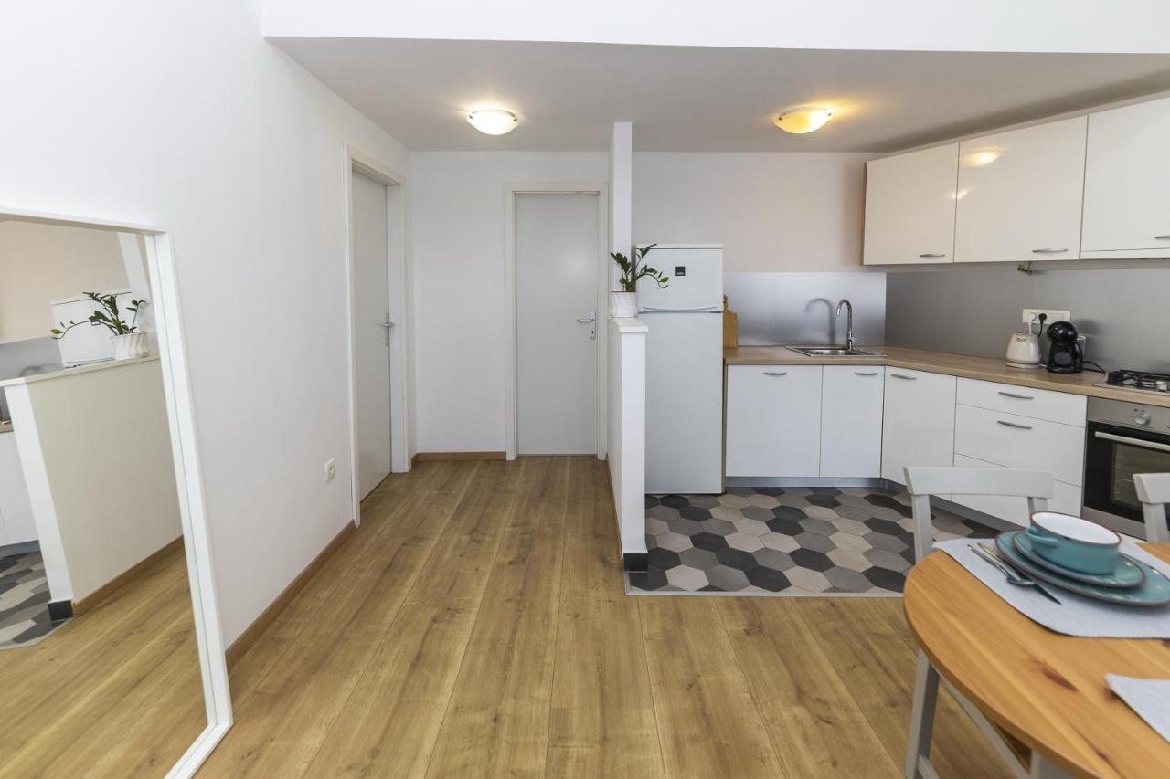 Apartments 23 And 25 With Free Private Parking Zadar Extérieur photo
